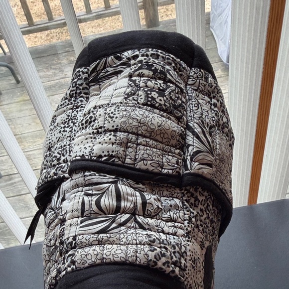 Donna Sharp Black & White Quilted Patchwork Tote Bag - Picture 5 of 10